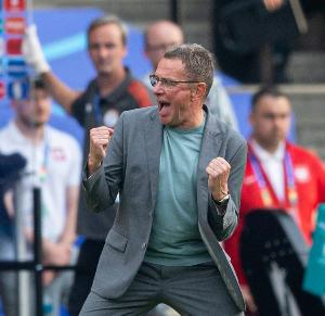 比分直播-记者：拜仁没有和朗尼克接触，未来也没有邀请其任职的计划