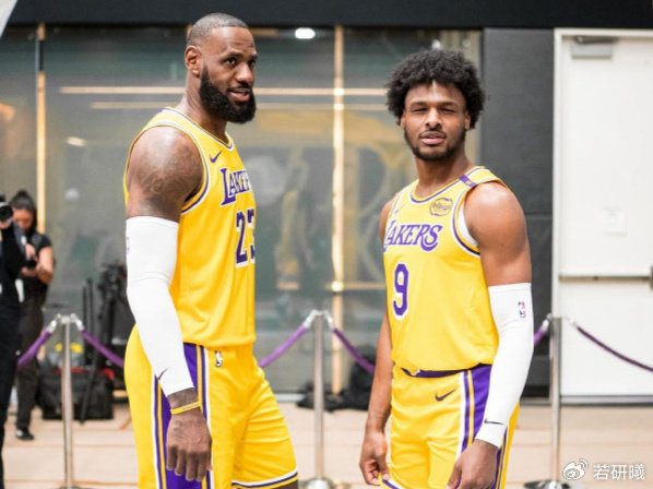 电竞竞猜-21岁的布朗尼，21岁的詹姆斯，没有对比就没有尴尬！|布朗尼·詹姆斯|nba|篮板|洛杉矶湖人队|数据_新浪体育_新浪新闻