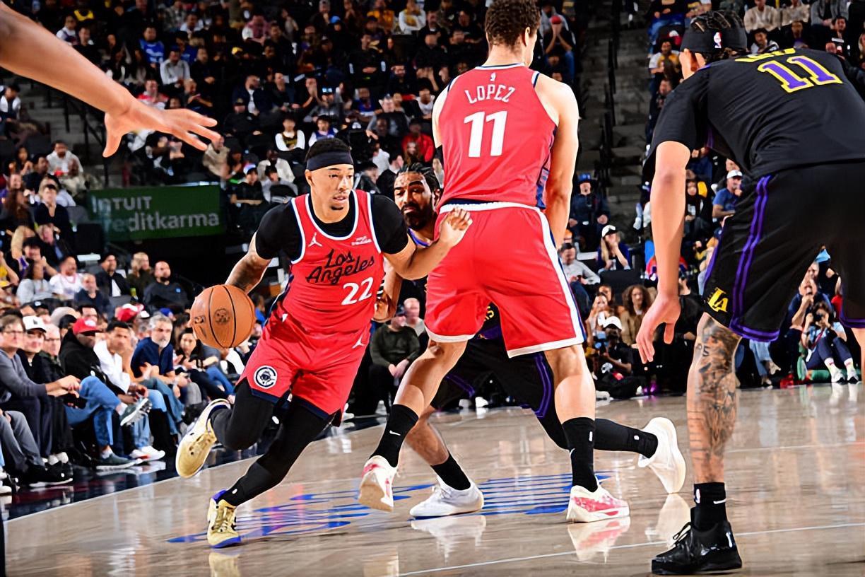 比分直播-太不容易了！侧翼新星终于靠着自己的努力成为了球队的第六人？