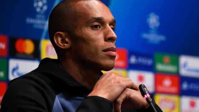 世界赛程-3抢1米兰达老东家抛橄榄枝 江苏铁闸：6月重启谈判