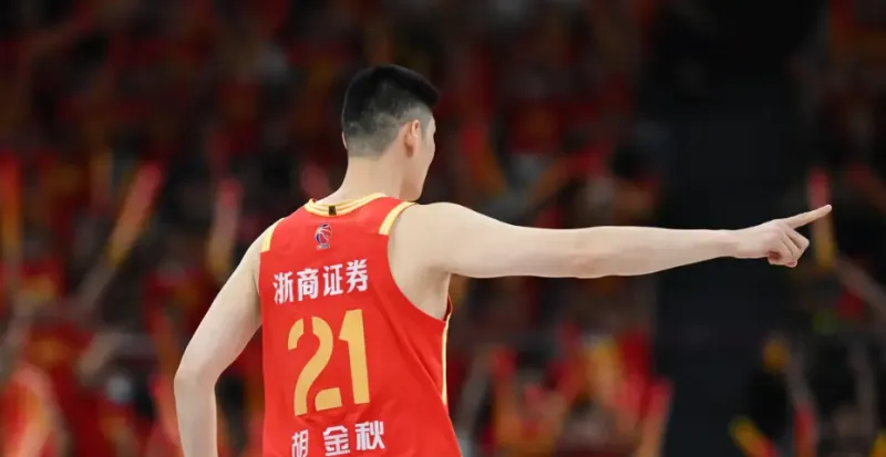 媒体人:广厦虽然天赋很高,但是从来不靠个人解决问题